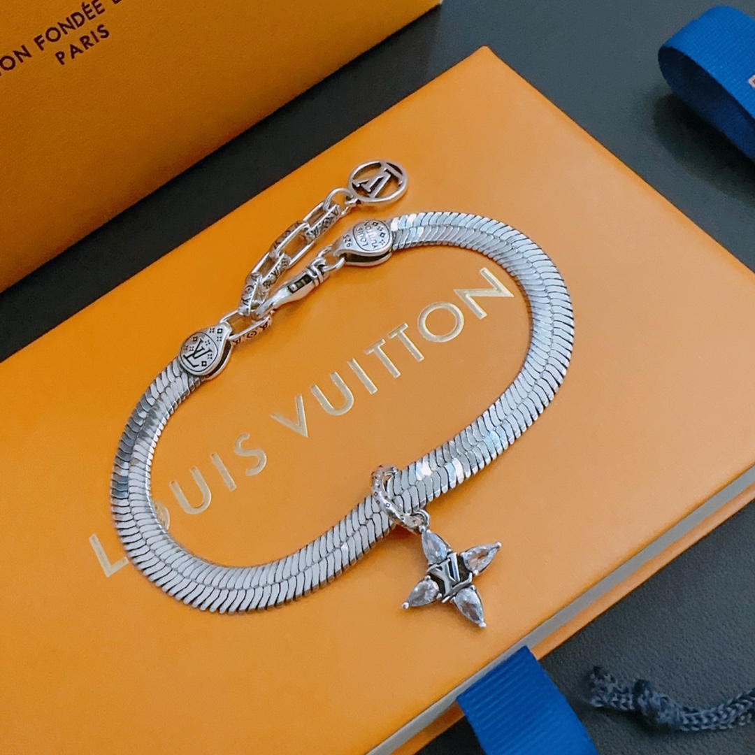 Louis Vuitton vintage silver bracelet couple's version 22cm20cm18cm changeable length