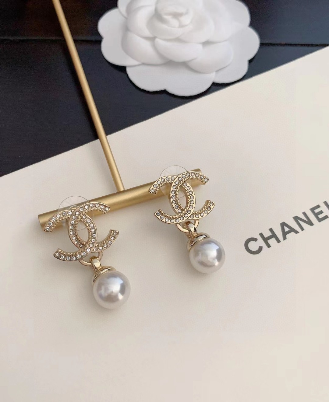 CHANEL🇫🇷Xiaoxiang micro-inlaid crystal diamond tassel water drop crystal diamond pearl letter earrings earrings