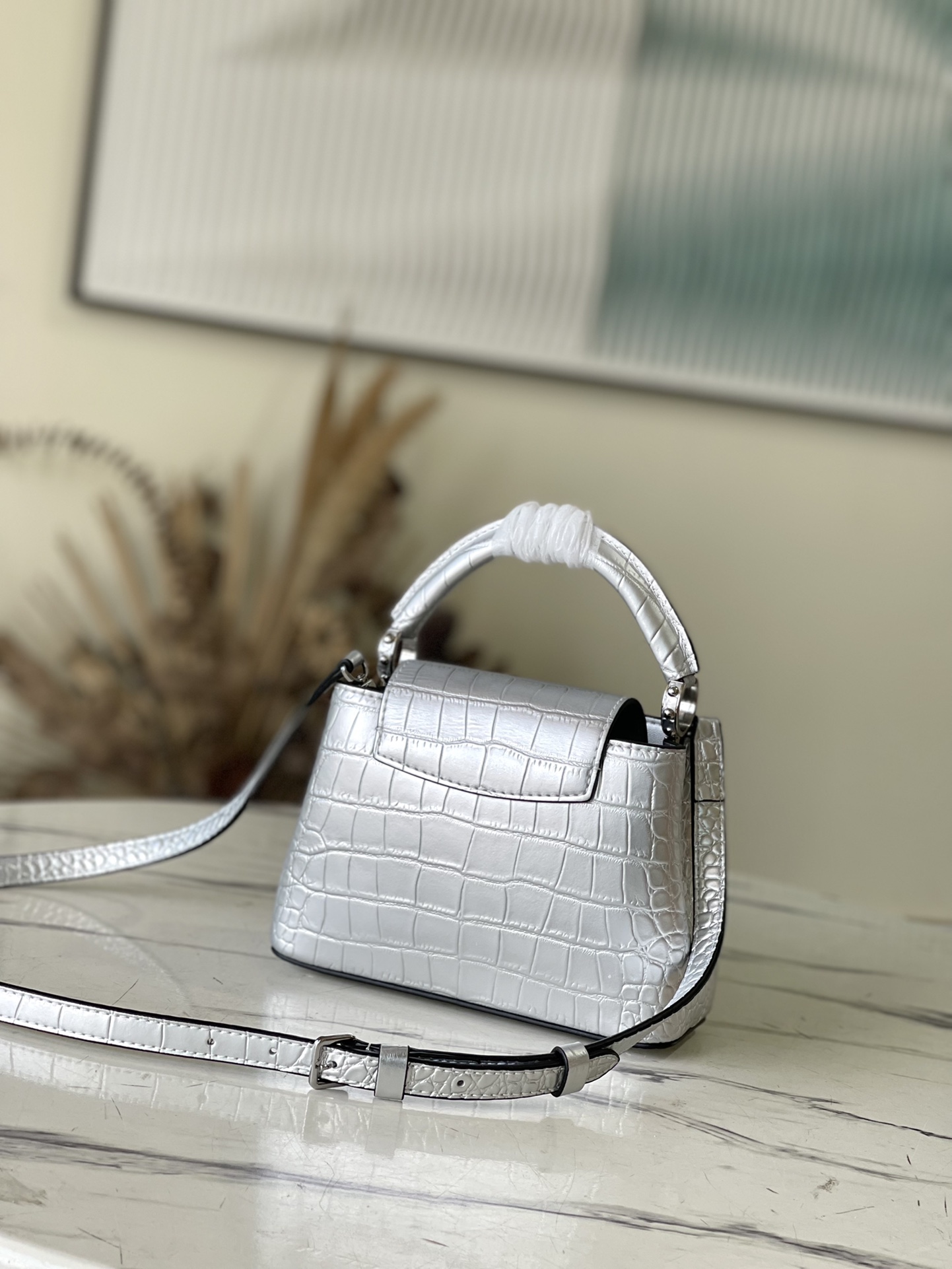 𝐋𝐎𝐔𝐈𝐒 𝐕𝐔𝐈𝐓𝐓𝐎𝐍   N94227