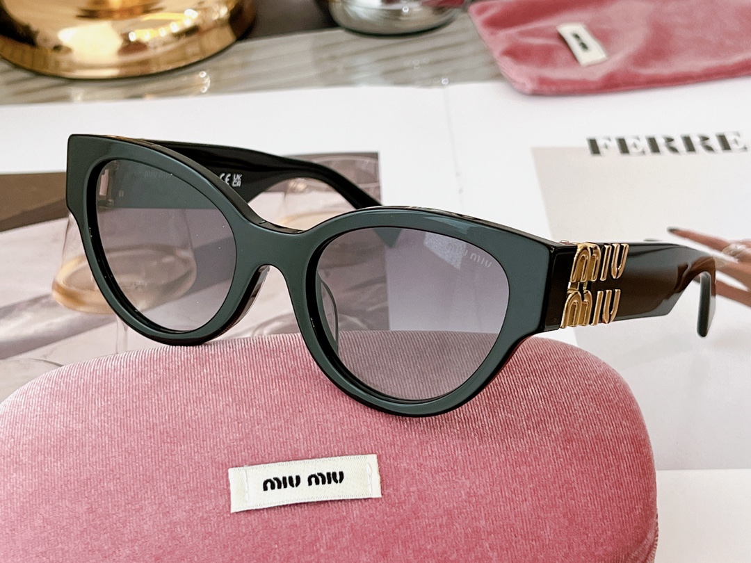 MIU MIU SMU 01v