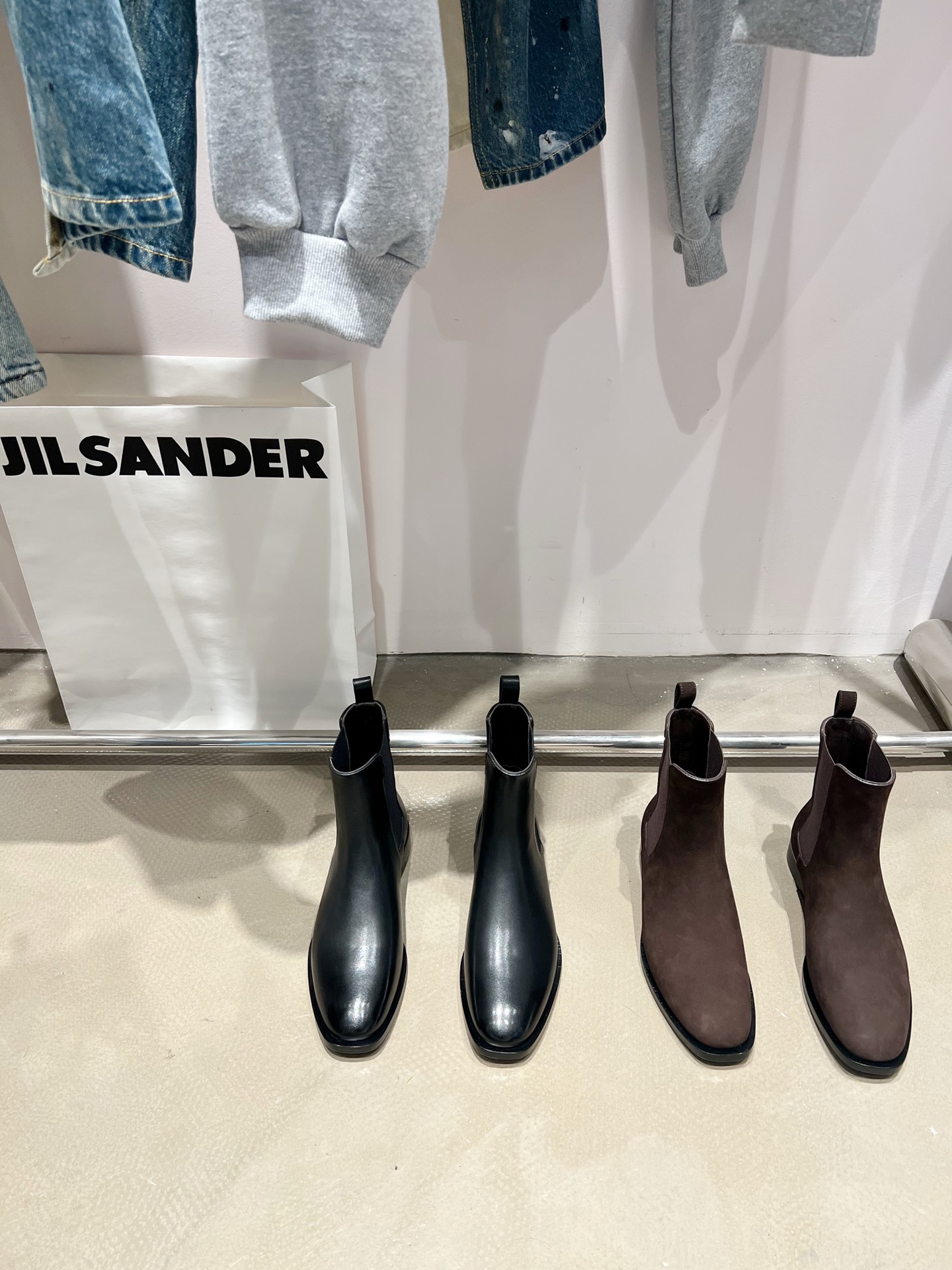 𝐓𝐇𝐄 𝐑𝐎𝐖｜𝟐𝟎𝟐𝟐/𝐒𝐒 𝐧𝐞𝐰 Top version Chelsea boots Simple and fashionable Original open model outsole