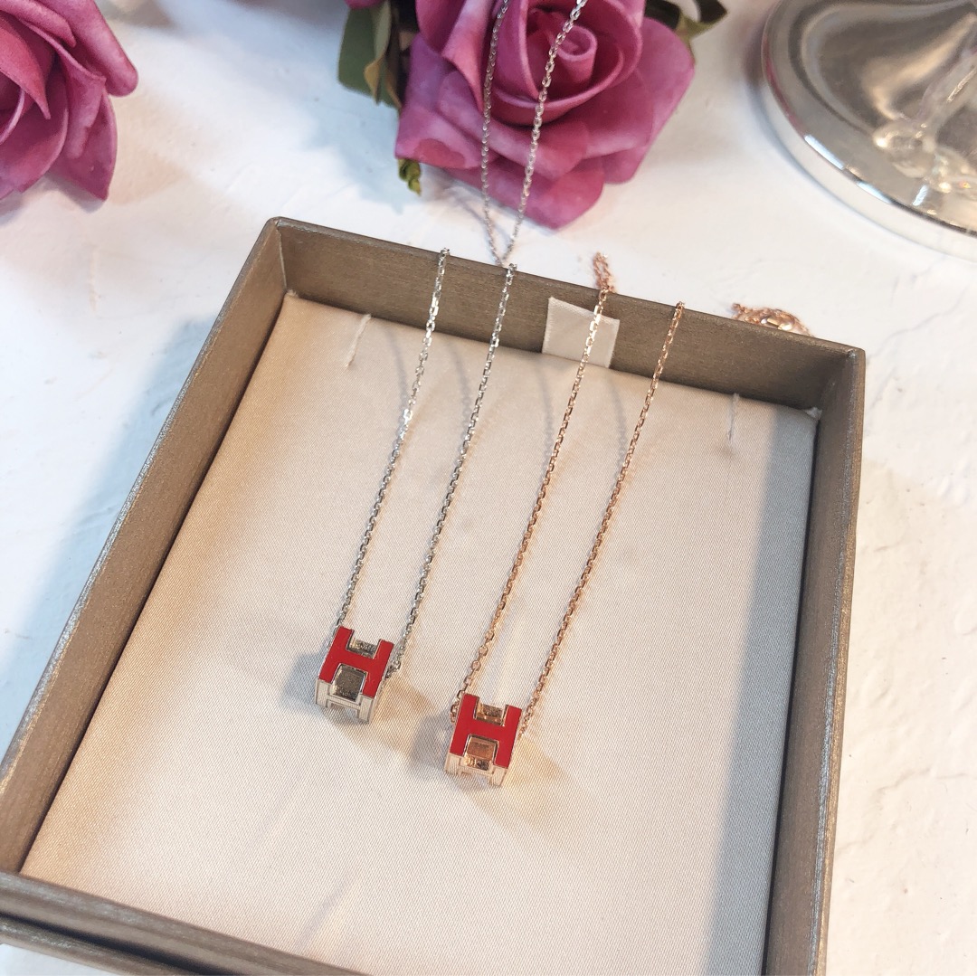 Hermes necklace