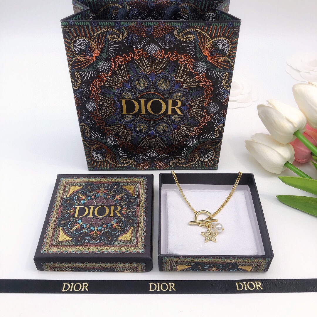 Dior necklace