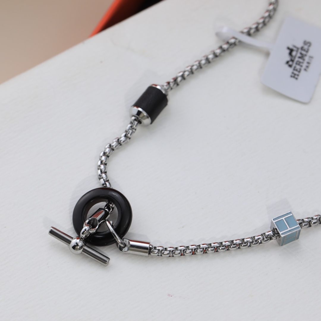Hermes necklace