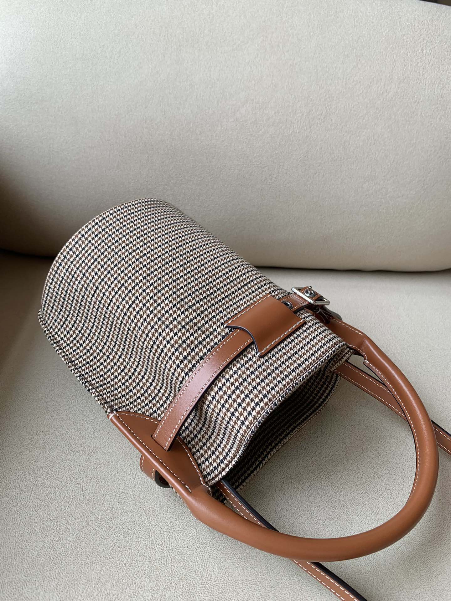 𝐂𝐞𝐥𝐢𝐧𝐞 BUCKET MAILL𝐂𝐞𝐥𝐢𝐧𝐞 BIG BAG NANO bucket bag in tweed and smooth calfskin