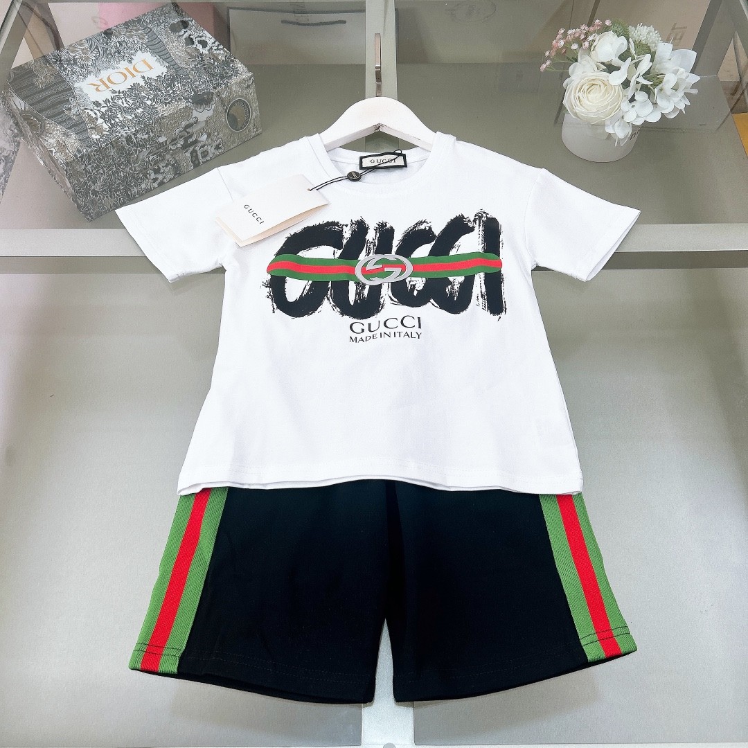 2024 Burberry Kids Suit