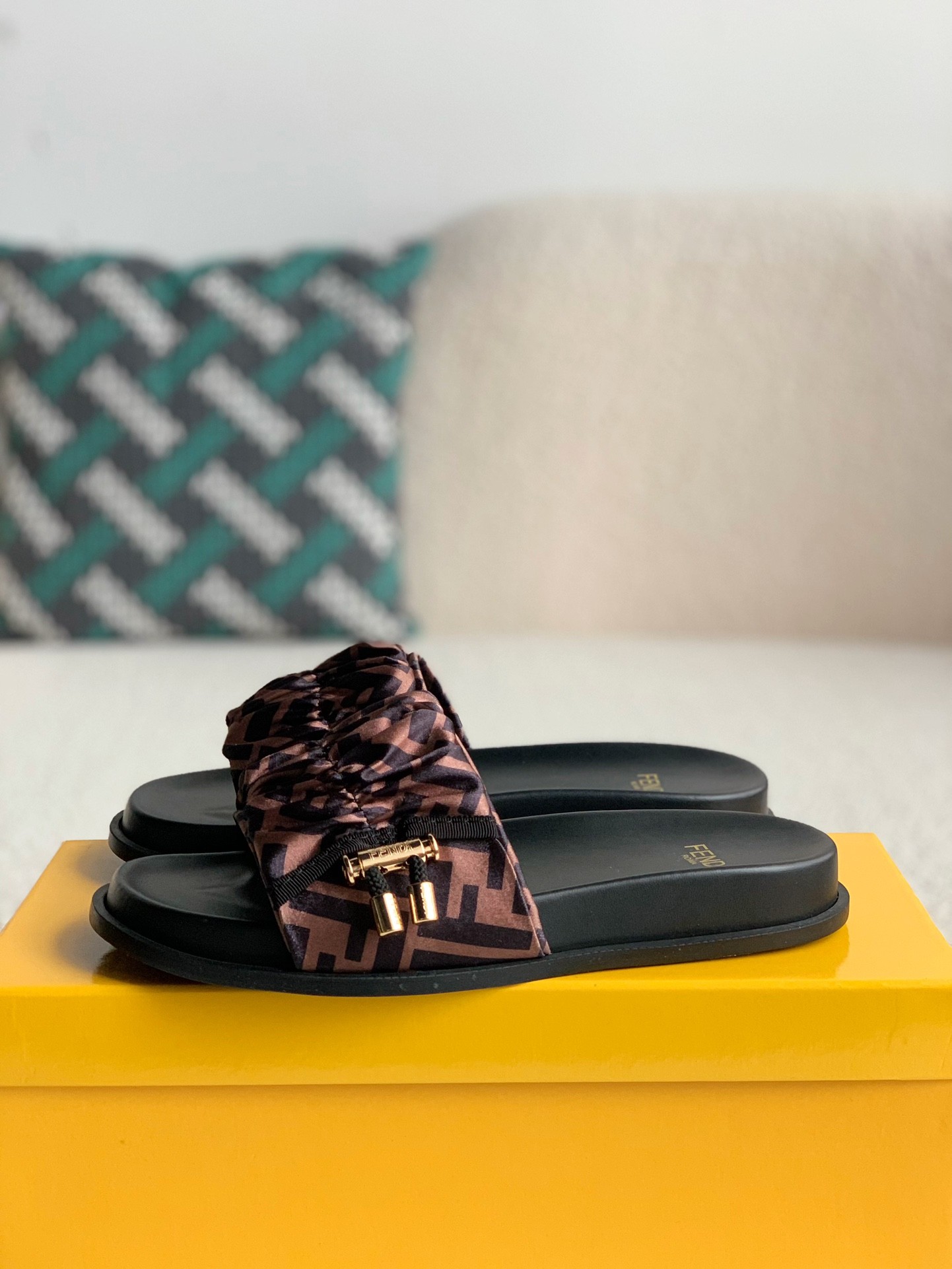 Fendi slippers