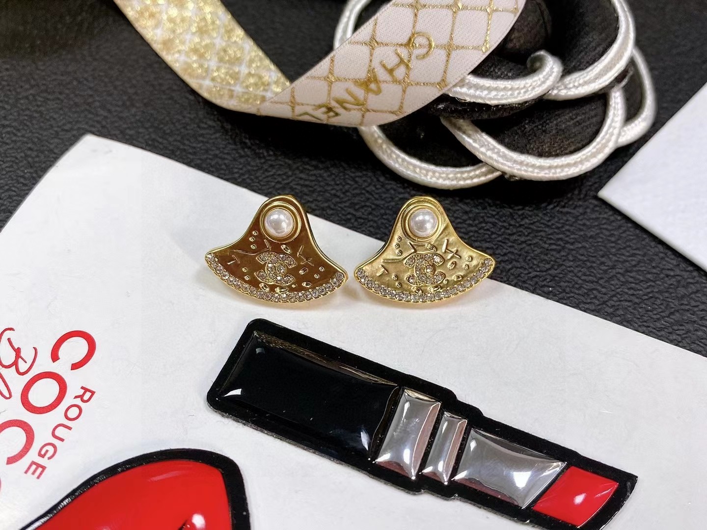 CHANEL🇫🇷Xiaoxiang middle-aged double C earrings