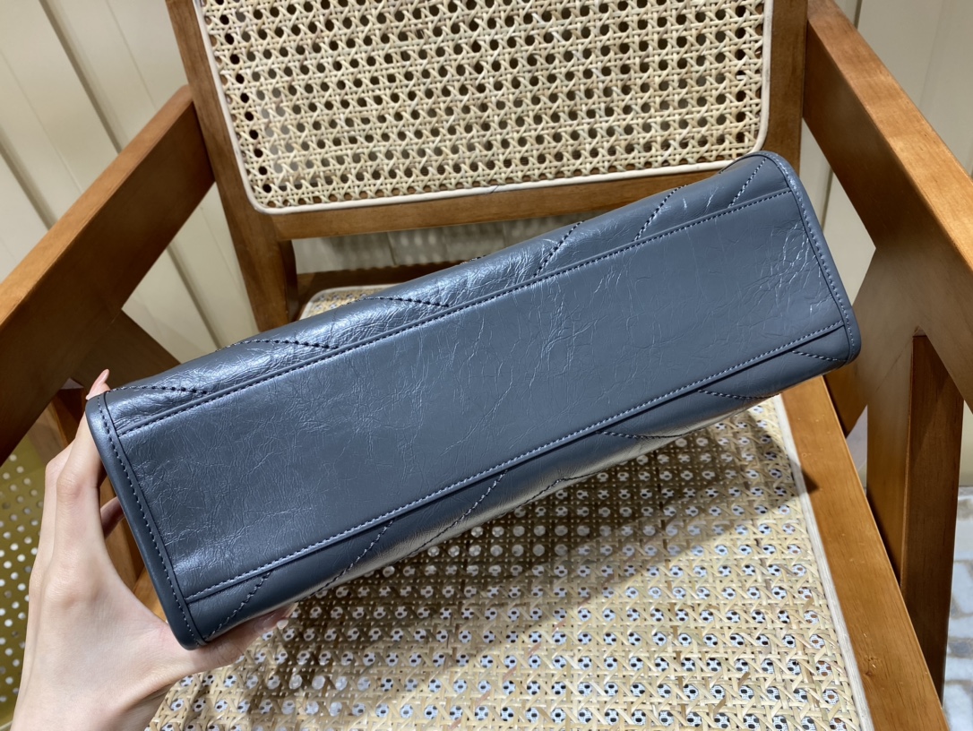 SAINT LAURENT 𝑵𝒊𝒌𝒊 𝒔𝒉𝒐𝒑𝒑𝒊𝒏𝒈 𝒃𝒂𝒈 #577999original leather.JD