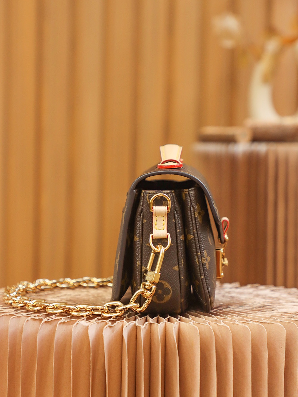 Louis Vuitton 𝐋𝐎𝐎𝐏 𝐇𝐎𝐁𝐎 catwalk style #M46311#mini postman