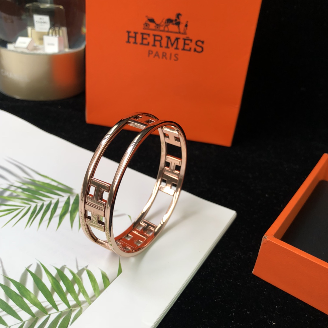 Hermes bracelet