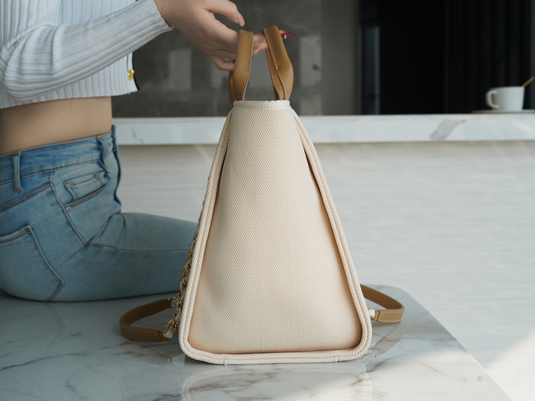𝐂𝐇𝐀𝐍𝐄𝐋 Beach Bag Summer 🏖 Super Fairy Pearl Embroidery Beach Bag Apricot