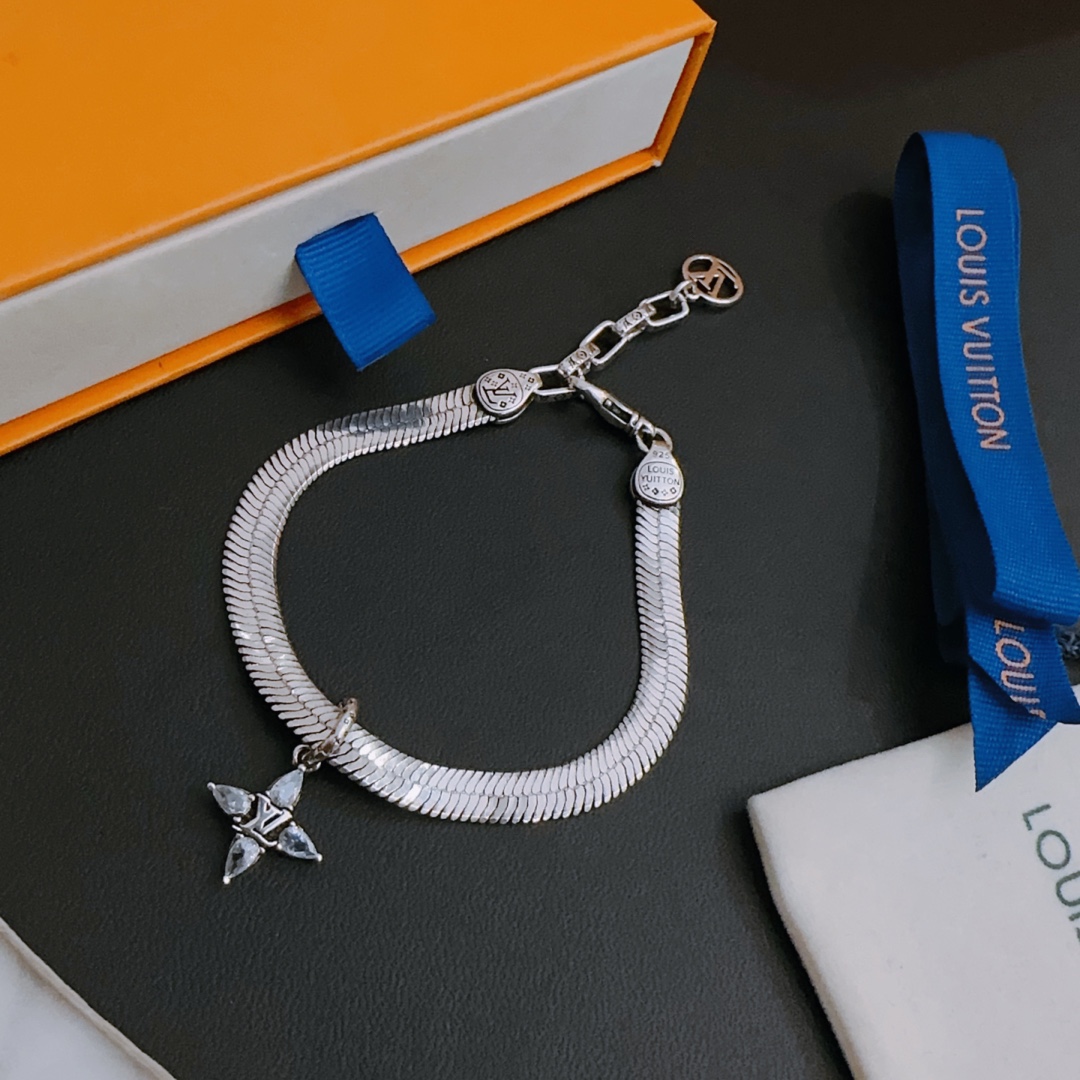 Louis Vuitton vintage silver bracelet couple's version 22cm20cm18cm changeable length