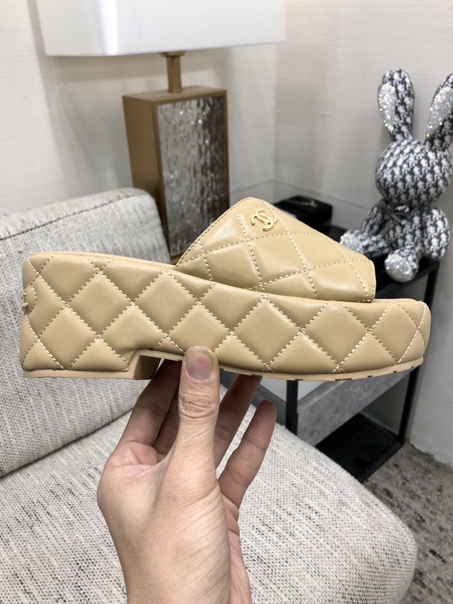 CHANEL 2022 early spring latest slope heel slippers fashionable and versatile series wear-resistant rubber outsole