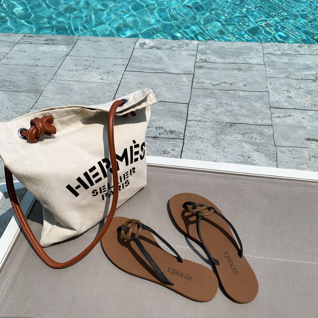 Hermes holiday series 🌈🏝🌤 pig nose flip flops sandals