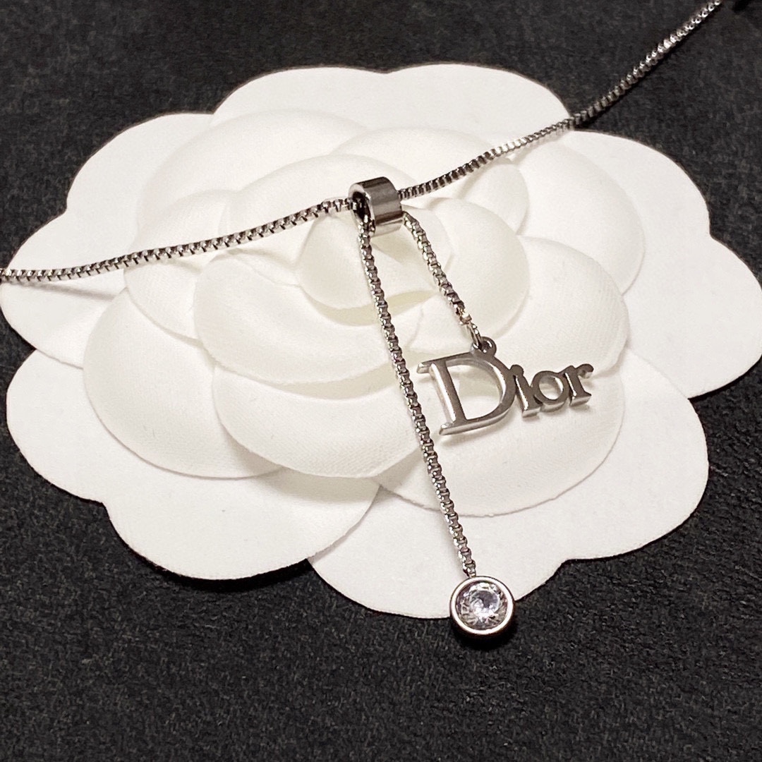 Dior necklace