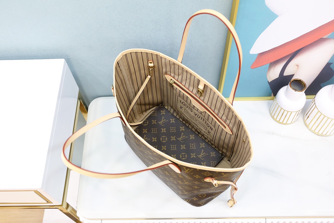 Louis Vuitton 𝗡𝗲𝘃𝗲𝗿𝗳𝘂𝗹𝗹 M40995