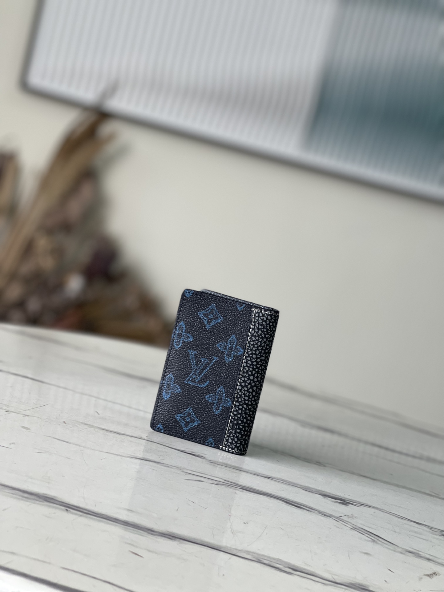 𝐋𝐎𝐔𝐈𝐒 𝐕𝐔𝐈𝐓𝐓𝐎𝐍    M81789