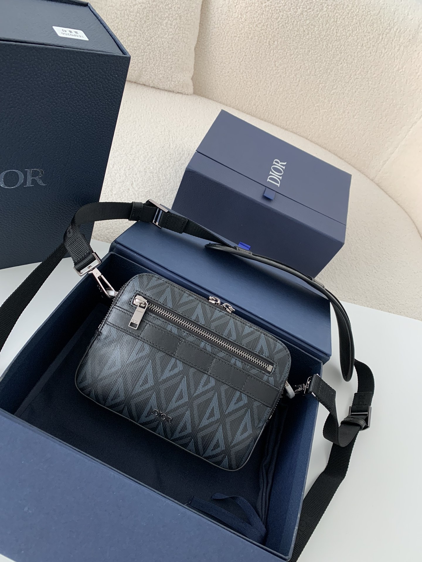 DIOR Men's SAFARI Messenger Bag, Top Quality Size: 22 * 15 * 6cm