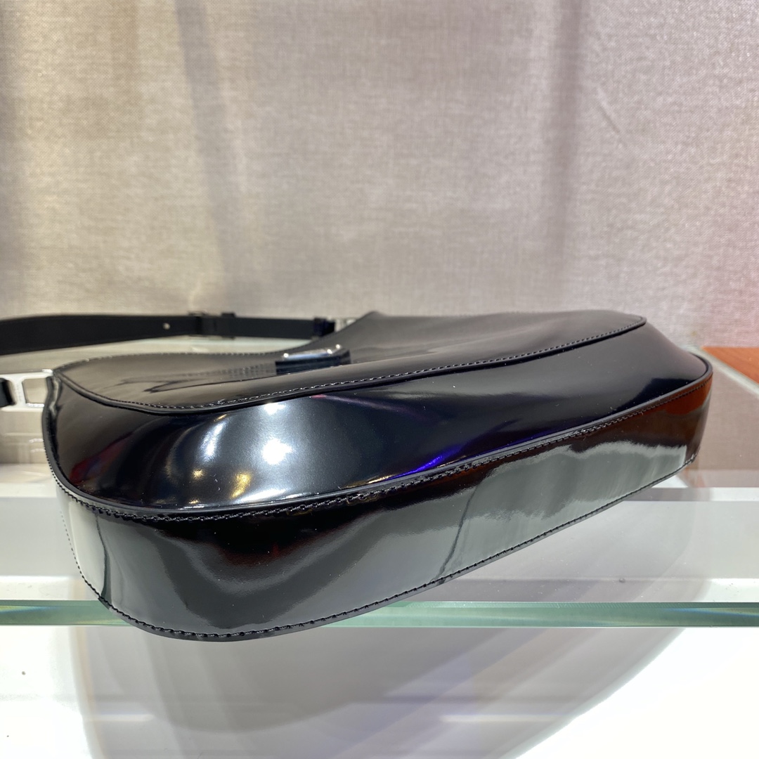 𝐏𝐑𝐀𝐃𝐀  Large Double Shoulder Strap Underarm Bag