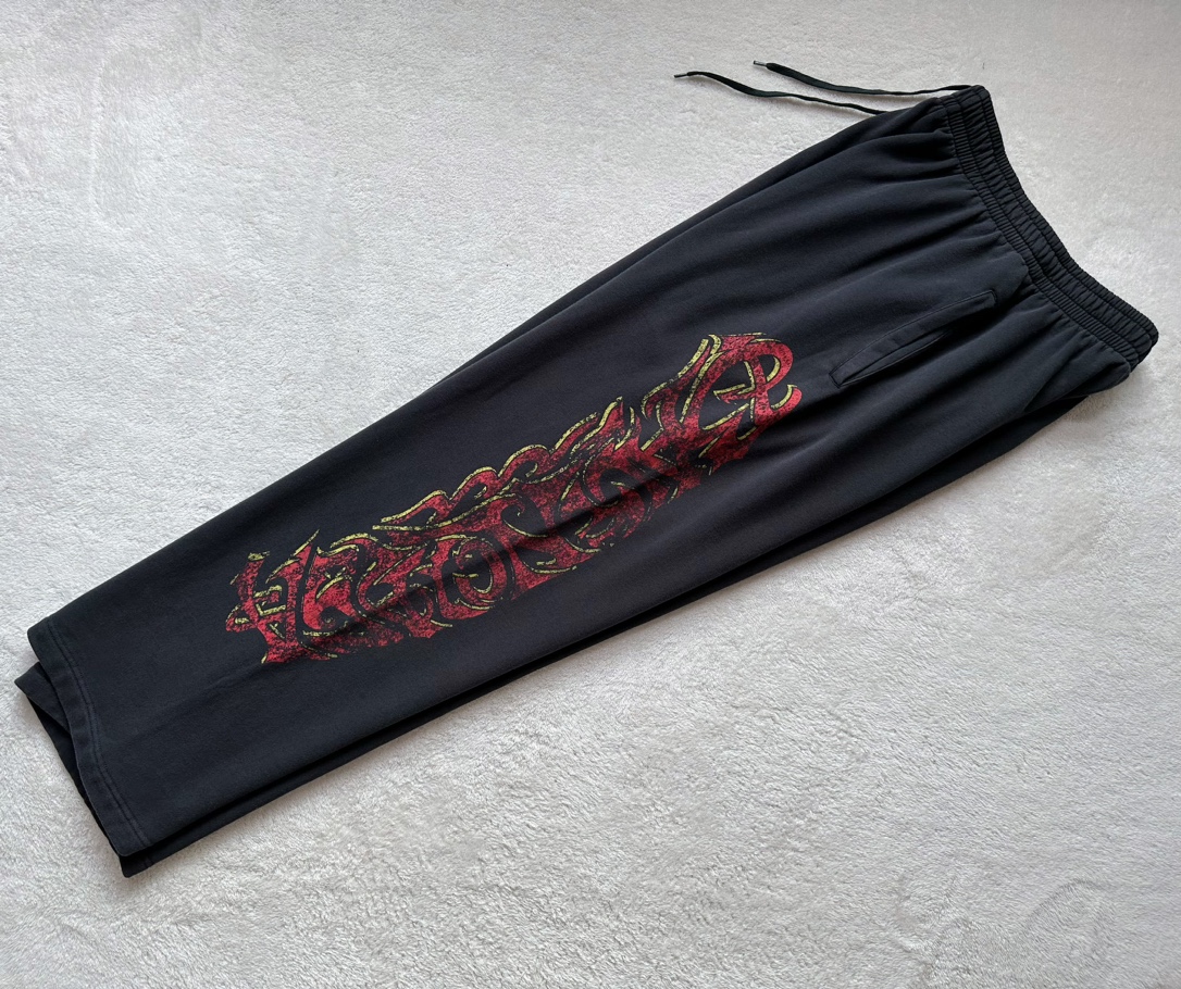 Balenciaga...🔥The latest show trousers, custom weaving and dyeing 360g fabric