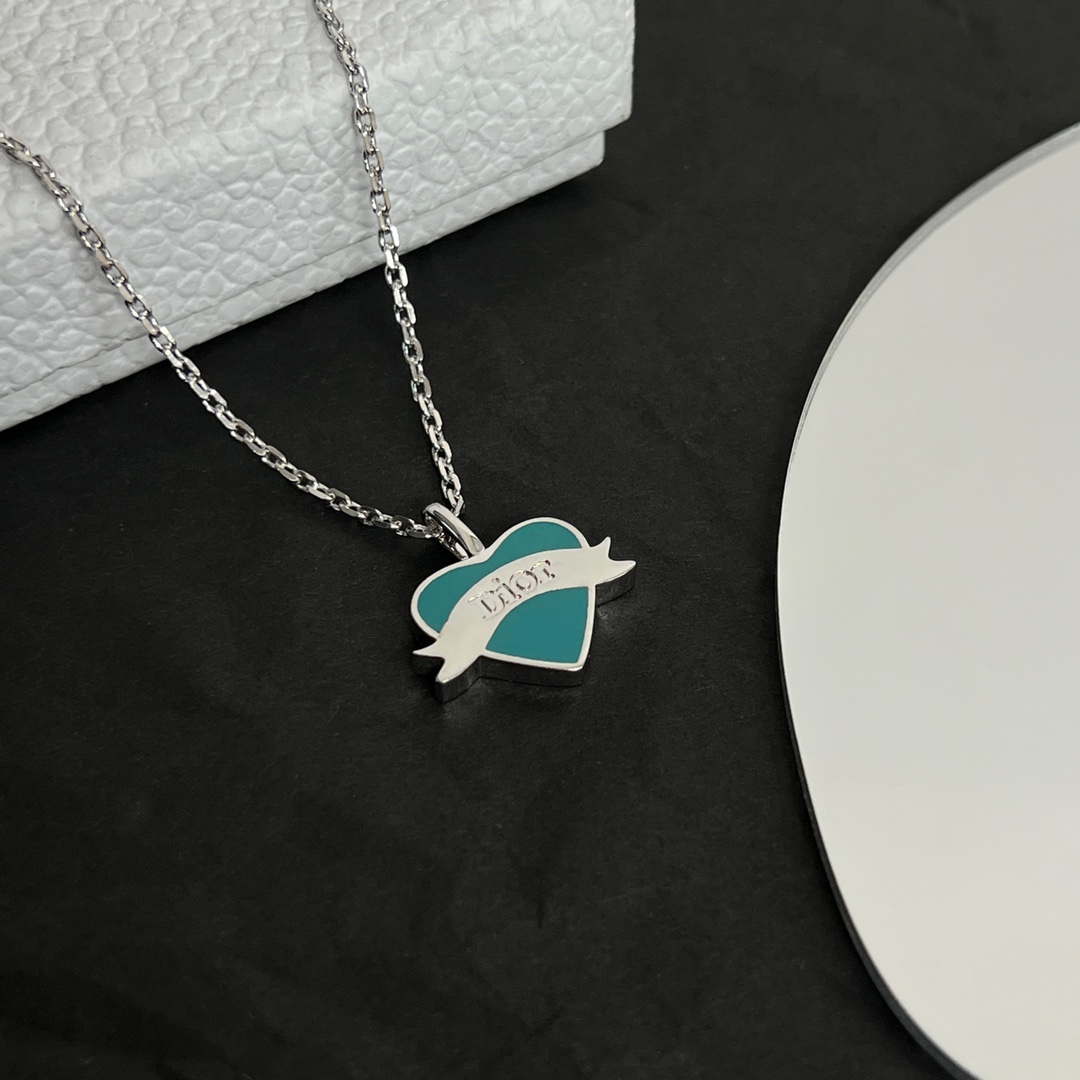 Dior necklace