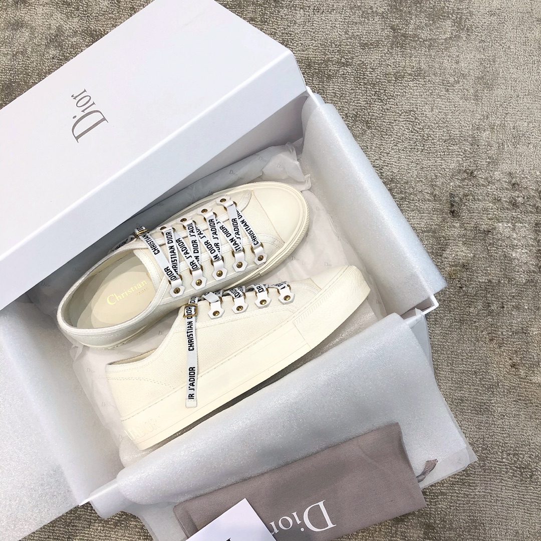 DIOR alphabet shoes white Water-dyed sheepskin lining Private moulded outsole Private moulded brass buckle