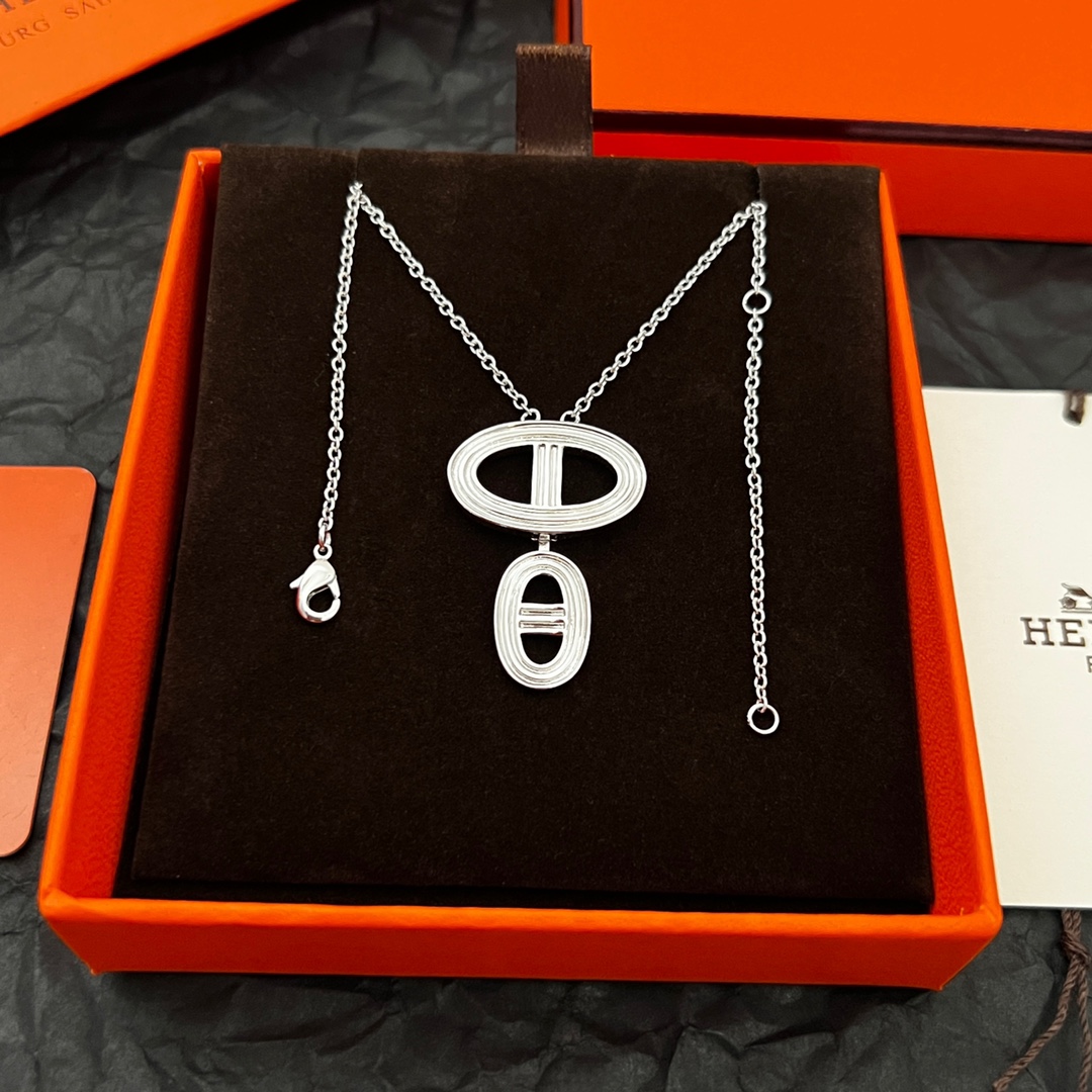 Hermes necklace