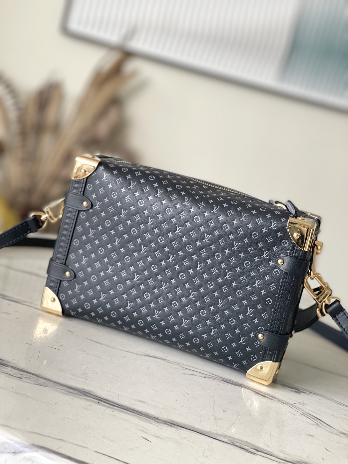 𝐋𝐎𝐔𝐈𝐒 𝐕𝐔𝐈𝐓𝐓𝐎𝐍   M46358