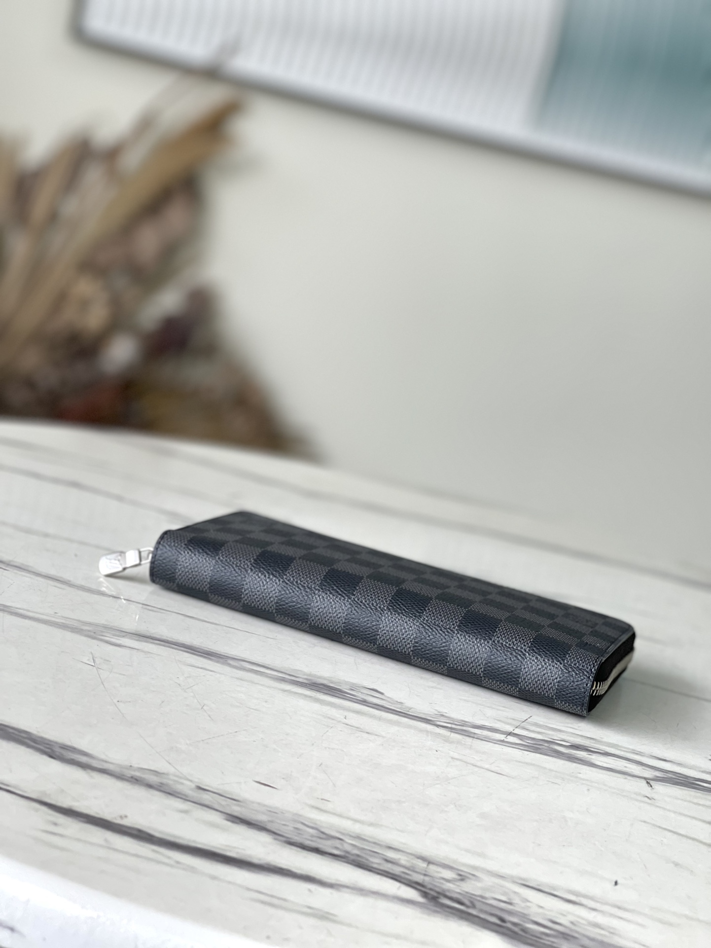 𝐋𝐎𝐔𝐈𝐒 𝐕𝐔𝐈𝐓𝐓𝐎𝐍   N60111