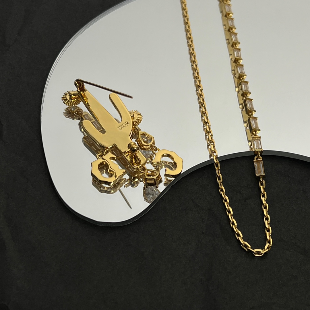 Dior necklace