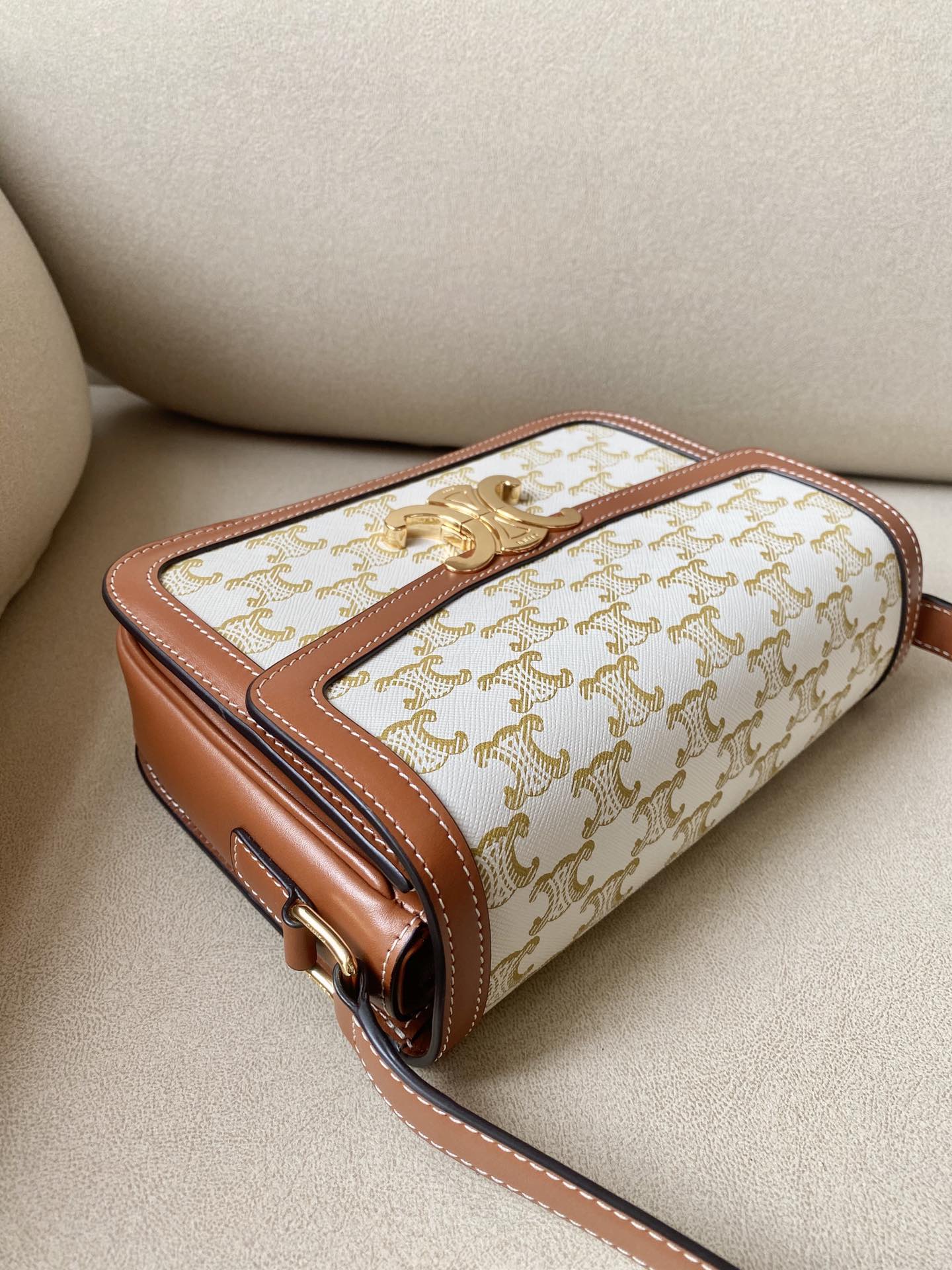 𝐂𝐞𝐥𝐢𝐧𝐞 Triomphe Medium 22.5cm