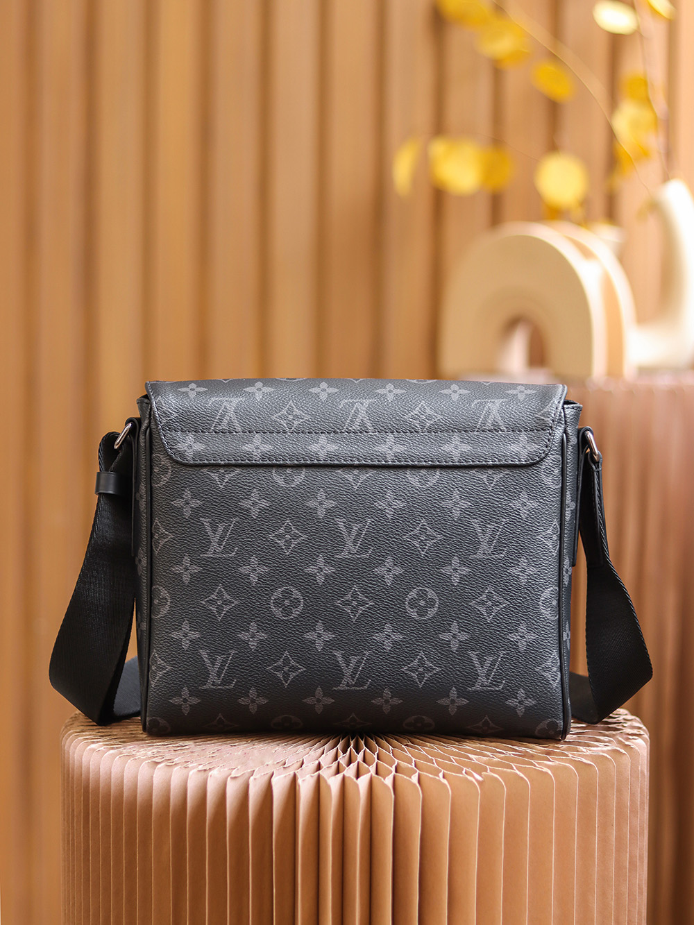 Louis Vuitton 𝐃𝐈𝐒𝐓𝐑𝐈𝐂𝐓 shoulder bag M44000 yy#850