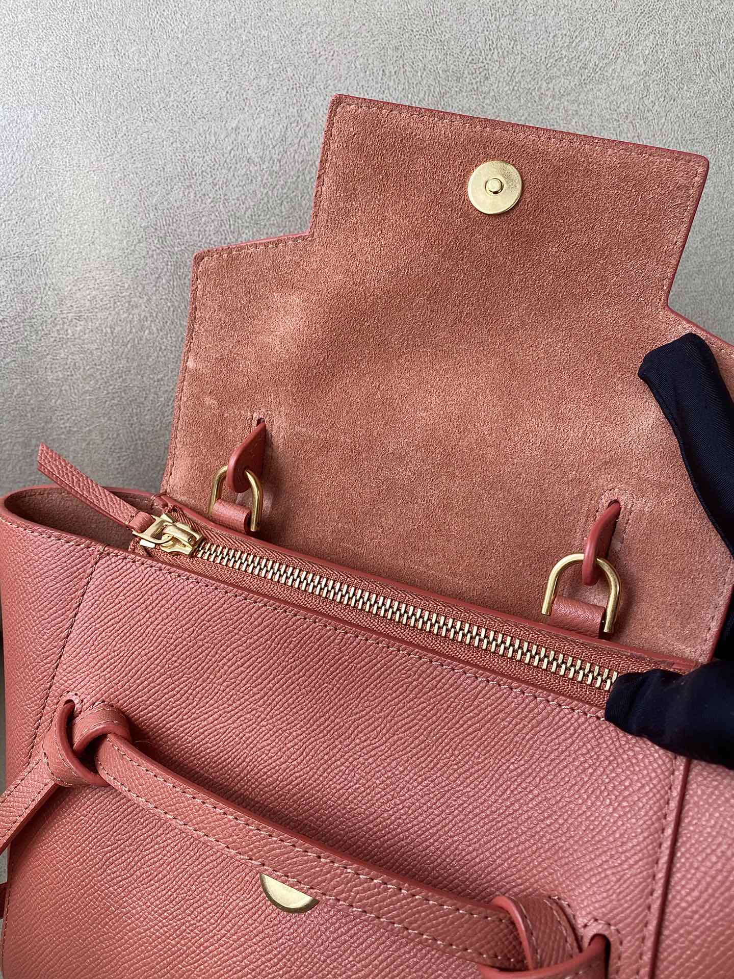 𝐂𝐞𝐥𝐢𝐧𝐞 Belt Bag Catfish Bag Small Grained Calfskin