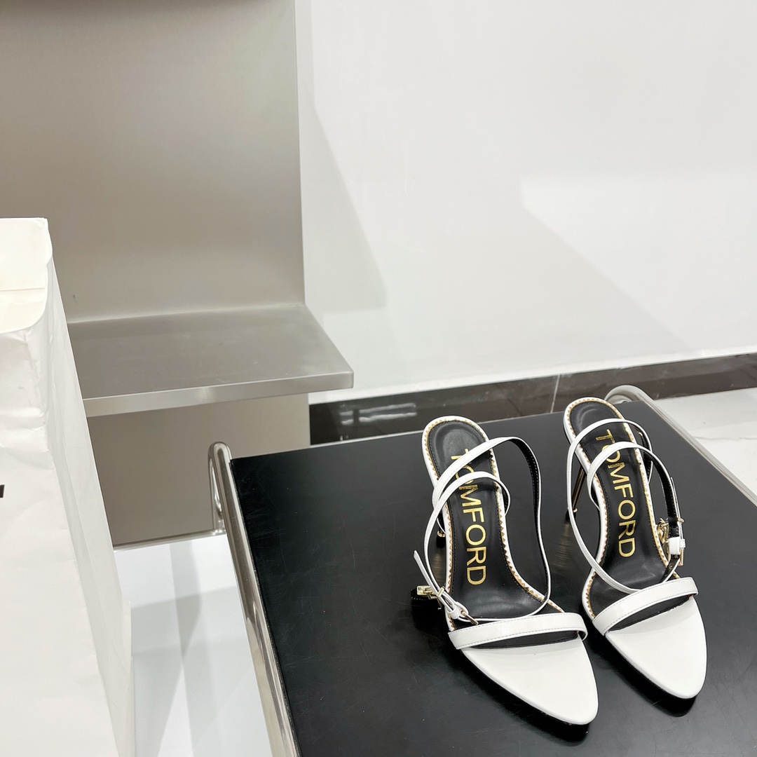 𝒕𝒐𝒎𝒇𝒐𝒓𝒅 𝟐𝟎𝟐𝟐/𝐒𝐒 𝐧𝐞𝐰 TF Tom Ford Gold Heel Padlock Sandals