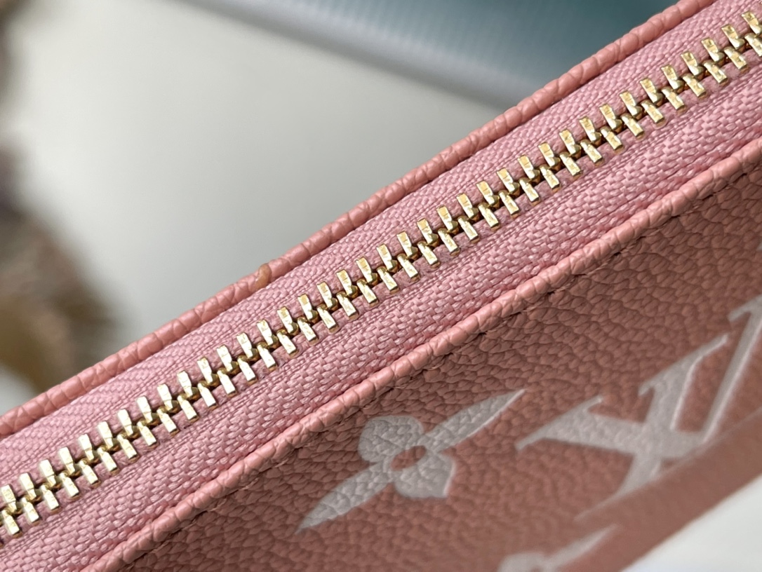 𝐋𝐎𝐔𝐈𝐒 𝐕𝐔𝐈𝐓𝐓𝐎𝐍    M80501