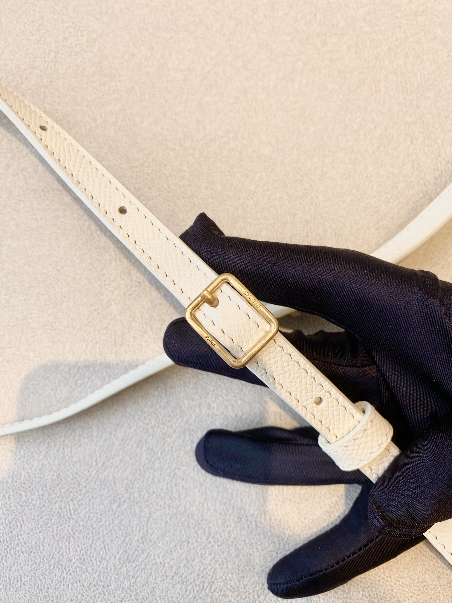 𝐂𝐞𝐥𝐢𝐧𝐞 𝐛𝐞𝐥𝐭 𝐩𝐢𝐜𝐨 𝟏𝟔𝐜𝐦 Grained Calfskin Bag