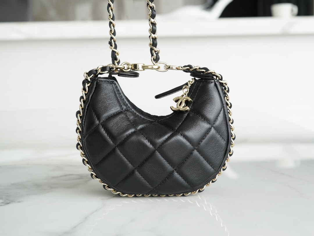 𝗖𝗛𝗔𝗡𝗘𝗟 23p moon/moon bag small black