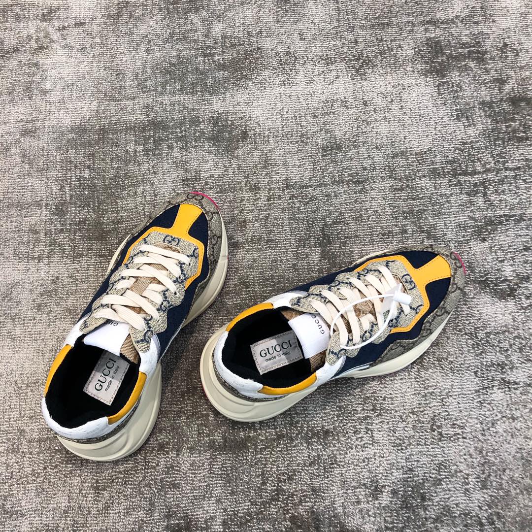 Gucci canvas cowhide interspersed with pink leather stripes trimmed poppet shoes pink spelling