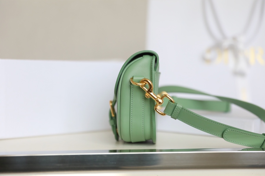 New mint green ‼️ small 𝘾-𝟎𝟖𝟏 𝙙𝙞𝙤𝙧 𝙗𝙤𝙗𝙗𝙗𝙮