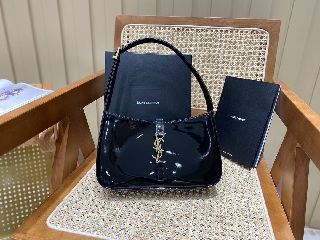 SAINT LAURENT model: 657228 original patent leather.JD