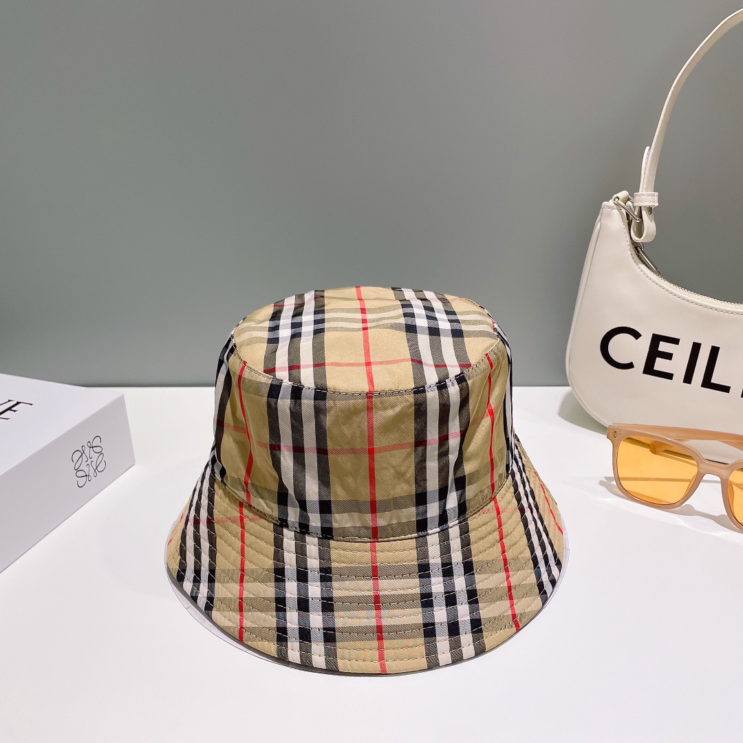 (Burberry) bucket hat