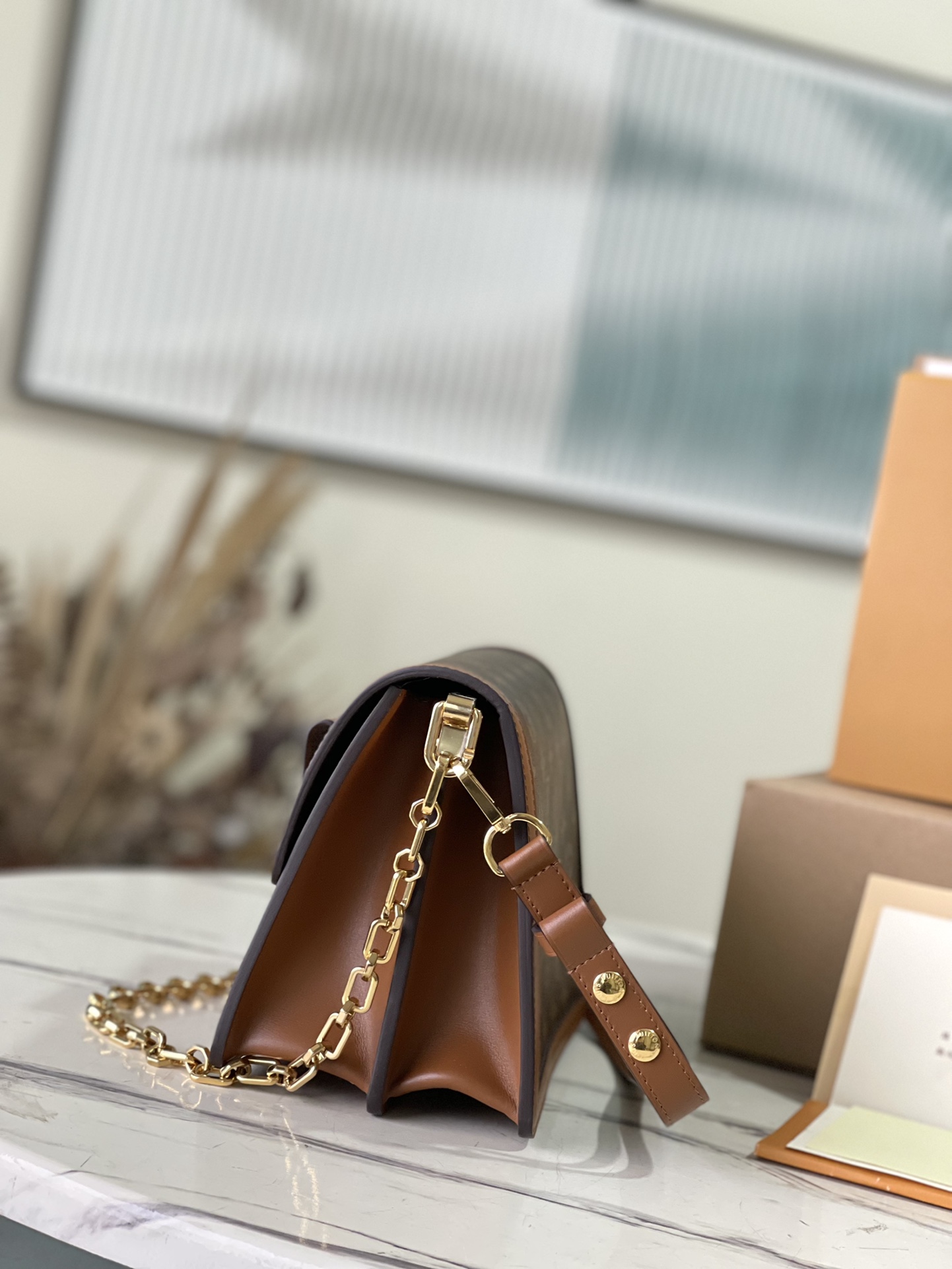 𝐋𝐎𝐔𝐈𝐒 𝐕𝐔𝐈𝐓𝐓𝐎𝐍    M45958