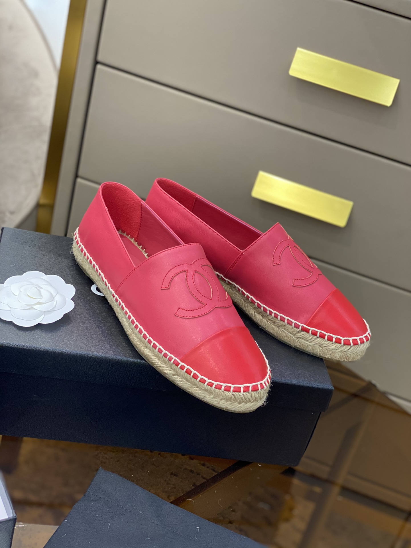 CHANEL fisherman shoes Chanel classic version of the original injection of rubber translucent rubber original color hemp sole