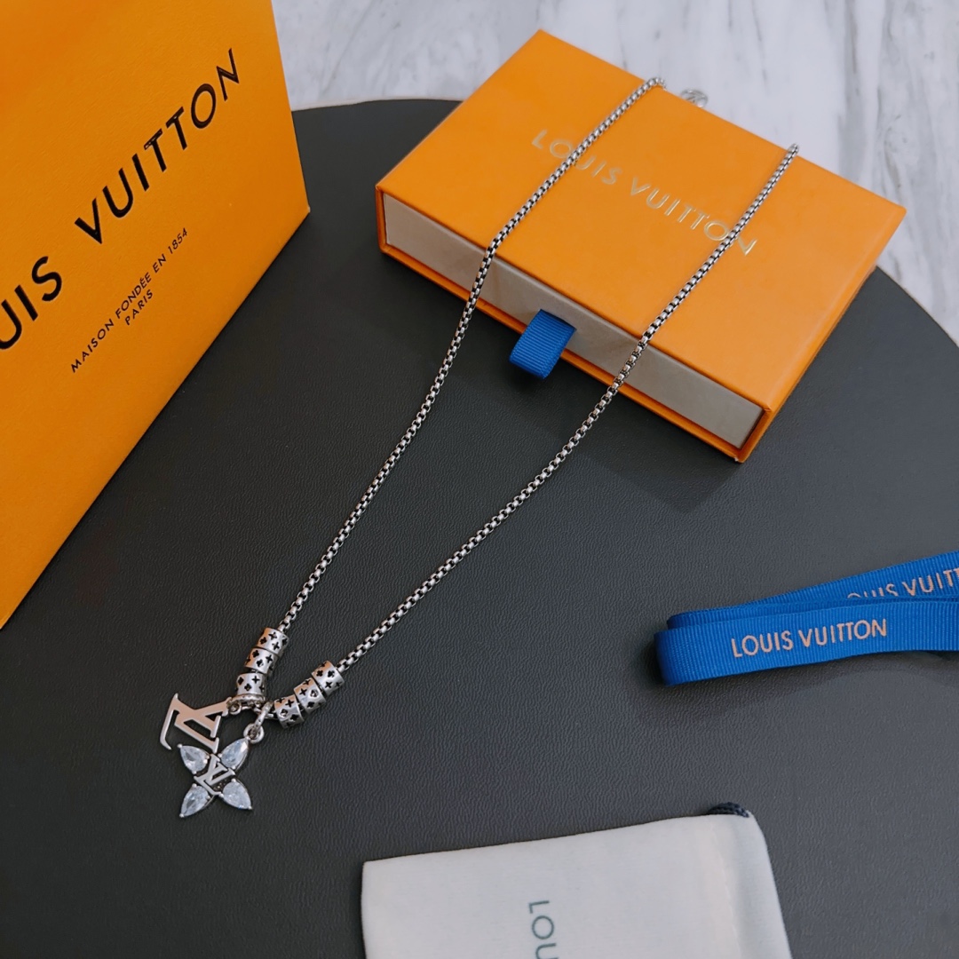Louis Vuitton Rockabilly punk thai silver vintage silver necklace for couples with a 60cm chain length that can be changed