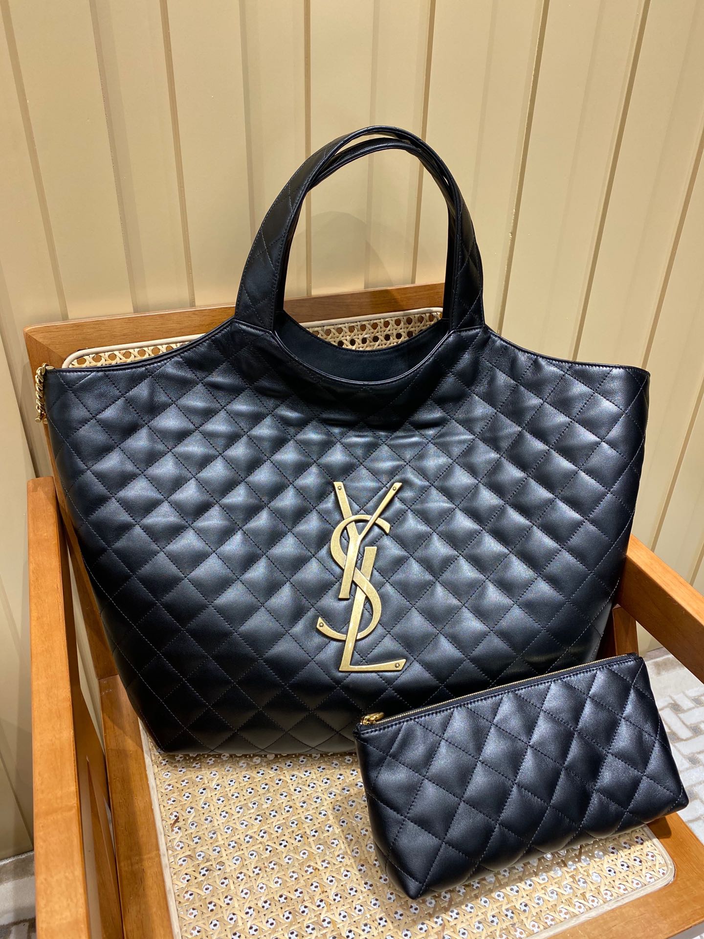 SAINT LAURENT 𝗜𝗖𝗔𝗥𝗘 #698651 original leather