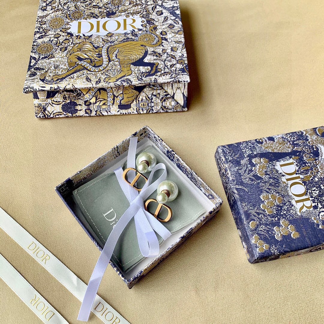 Dior cd letter pearl earrings earrings