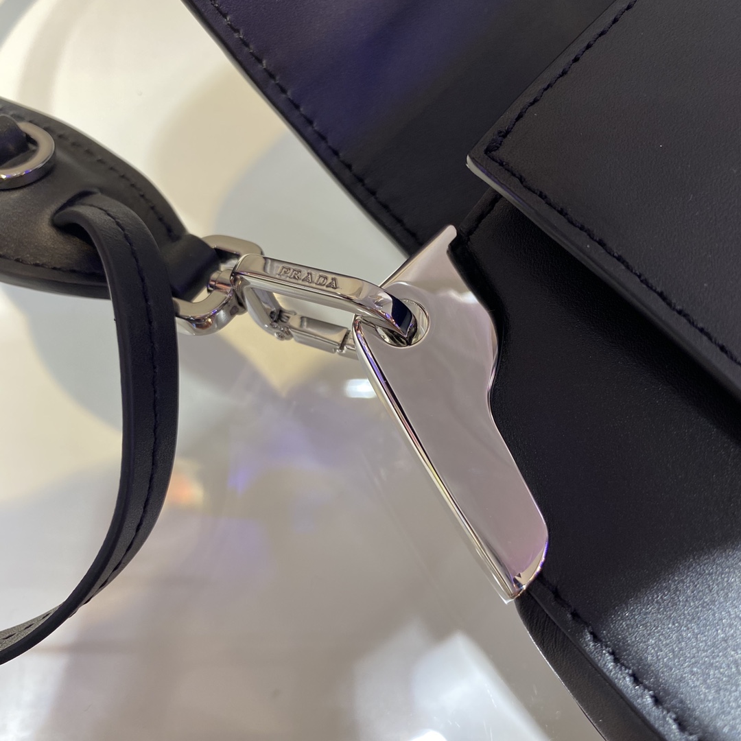 𝐏𝐑𝐀𝐃𝐀 Latest Women's 1BD168