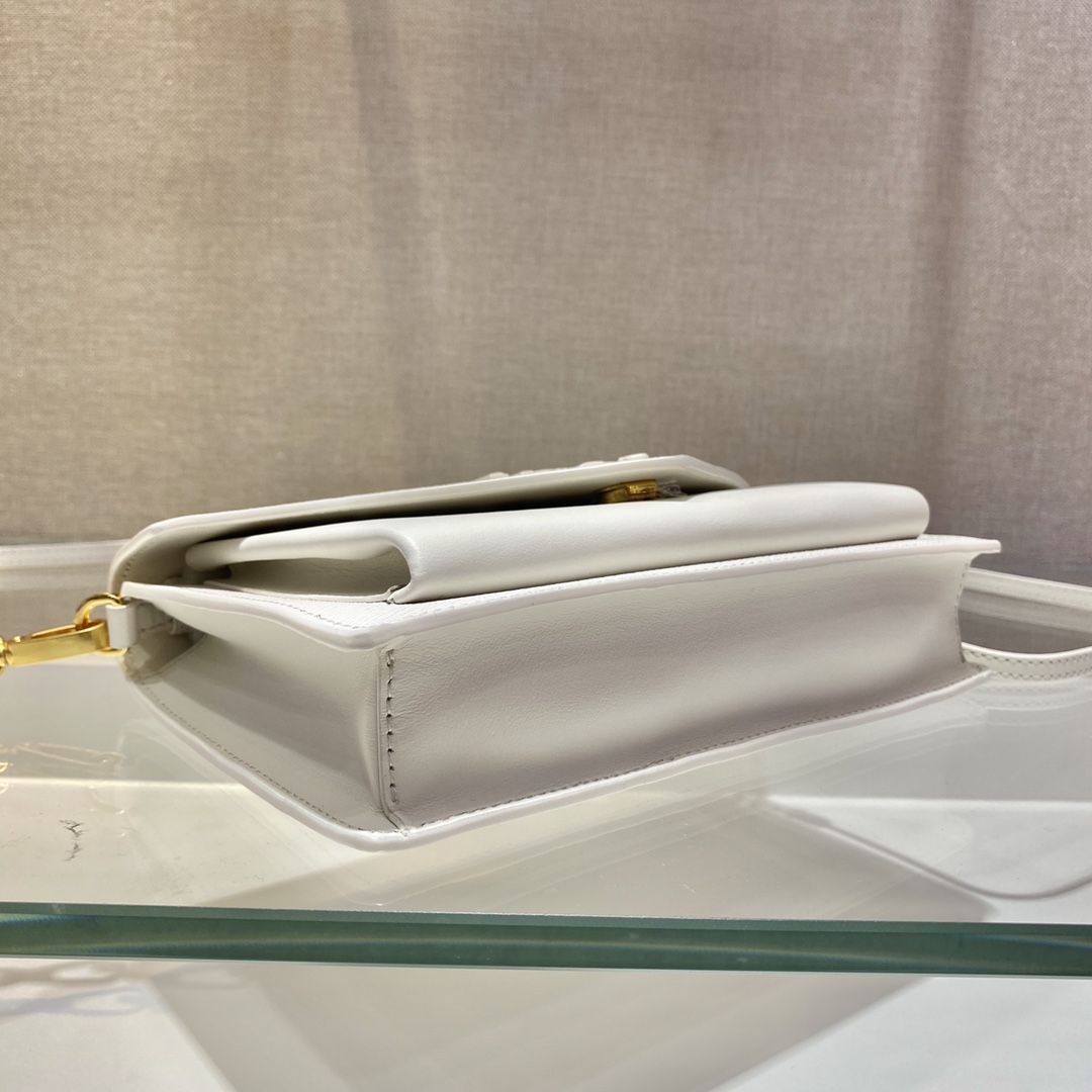 𝐏𝐑𝐀𝐃𝐀 Crossbody bag 1BP020