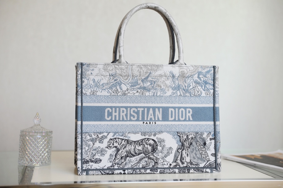 DIOR TOTE Gradient Tiger